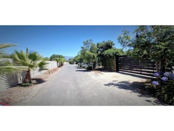Venta de parcela con casa de 1 dormitorio, en Condominio exclusivo en La Cruz
