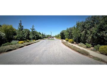 Venta de parcela con casa de 1 dormitorio, en Condominio exclusivo en La Cruz