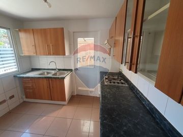 Casa remodelada en El Guanaco Norte, Huechuraba!!!