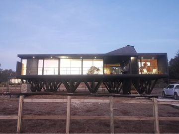Casa familiar en Pichilemu, surf y naturaleza.