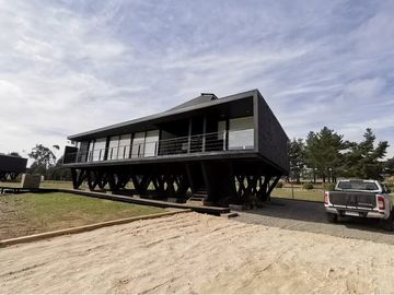 Casa familiar en Pichilemu, surf y naturaleza.