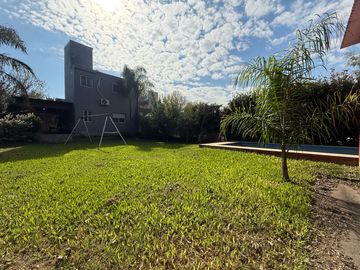 VENTA CASA 3 DORMITORIOS Y PILETA EN ROLDAN