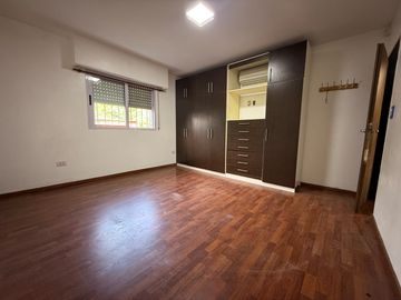 VENTA CASA 3 DORMITORIOS Y PILETA EN ROLDAN