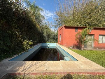 VENTA CASA 3 DORMITORIOS Y PILETA EN ROLDAN