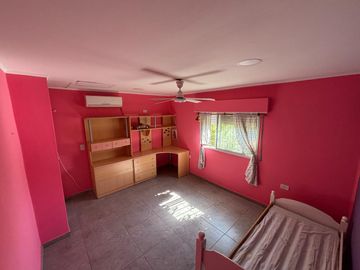 VENTA CASA 3 DORMITORIOS Y PILETA EN ROLDAN