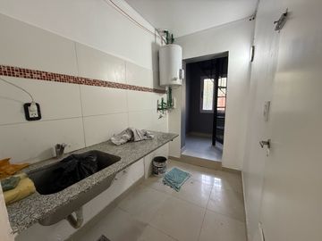 VENTA CASA 3 DORMITORIOS Y PILETA EN ROLDAN