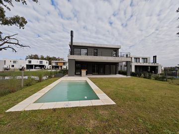 Excelente casa en lote interno a estrenar en Azzurra Tortugas