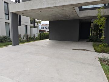 Excelente casa en lote interno a estrenar en Azzurra Tortugas