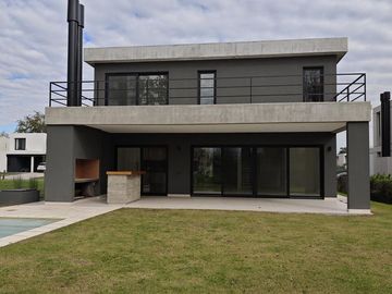 Excelente casa en lote interno a estrenar en Azzurra Tortugas