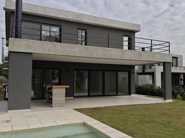 Excelente casa en lote interno a estrenar en Azzurra Tortugas