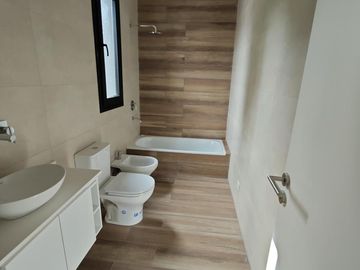 Excelente casa en lote interno a estrenar en Azzurra Tortugas