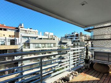 VENTA • LAS CAÑITAS • 3 AMBIENTES • COCHERA