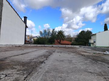 Casa a terminar planos aprobados techo loza jardín terraza
