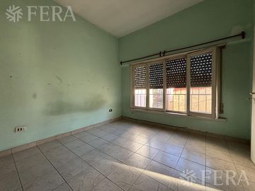 Venta de Casa para Dos Familias en Quilmes Oeste