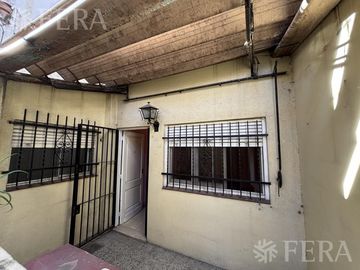 Venta de Casa para Dos Familias en Quilmes Oeste