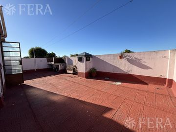 Venta de Casa para Dos Familias en Quilmes Oeste