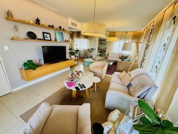 Venta - Departamento 4 Ambientes con Dependencia, 2 Cocheras, 3 Bauleras - Ramos Mejía Centro