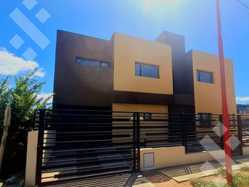 VENTA DUPLEX 3 DORMITORIOS - ALTOS DE LA FALDA - CIPOLLETTI