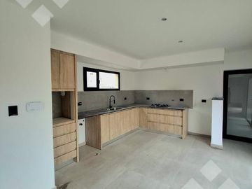 VENTA DUPLEX 3 DORMITORIOS - ALTOS DE LA FALDA - CIPOLLETTI