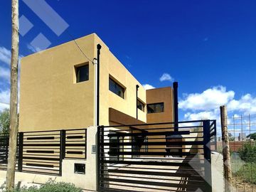 VENTA DUPLEX 3 DORMITORIOS - ALTOS DE LA FALDA - CIPOLLETTI
