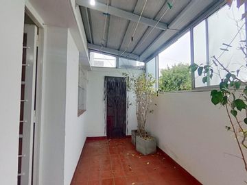 Departamento de 2 Dormitorios en Planta Alta - 93 M2 - Zona Facultades