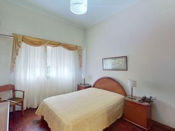 Departamento de 2 Dormitorios en Planta Alta - 93 M2 - Zona Facultades