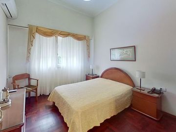 Departamento de 2 Dormitorios en Planta Alta - 93 M2 - Zona Facultades