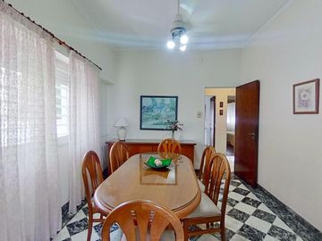 Departamento de 2 Dormitorios en Planta Alta - 93 M2 - Zona Facultades
