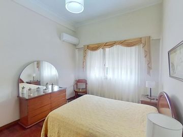 Departamento de 2 Dormitorios en Planta Alta - 93 M2 - Zona Facultades