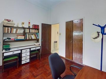 Departamento de 2 Dormitorios en Planta Alta - 93 M2 - Zona Facultades
