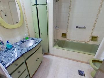 Departamento de 2 Dormitorios en Planta Alta - 93 M2 - Zona Facultades