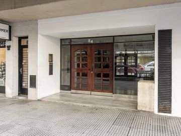 Emilio Mitre al 0 Departamento 2 Ambientes con Balcón