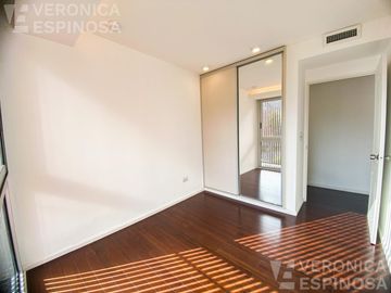 Departamento cuatro ambientes en Castelar. Edificio de categoría