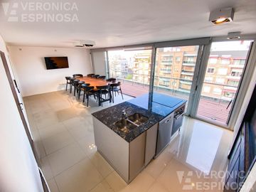 Departamento cuatro ambientes en Castelar. Edificio de categoría