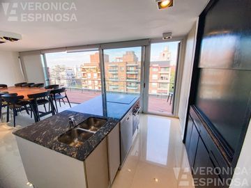 Departamento cuatro ambientes en Castelar. Edificio de categoría