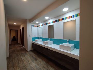 Casa en  venta en La Morada , patio, pileta y quincho ,  apta hipotecario