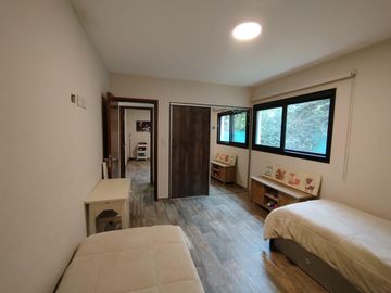 Casa en  venta en La Morada , patio, pileta y quincho ,  apta hipotecario