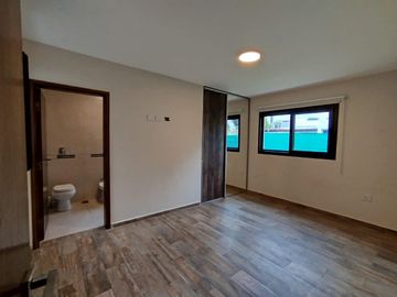 Casa en  venta en La Morada , patio, pileta y quincho ,  apta hipotecario