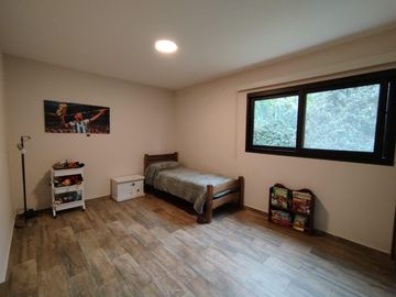 Casa en  venta en La Morada , patio, pileta y quincho ,  apta hipotecario