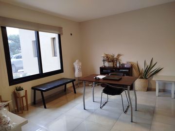 Casa en  venta en La Morada , patio, pileta y quincho ,  apta hipotecario