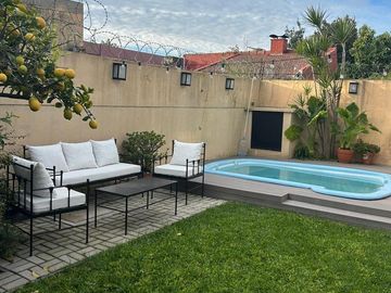 Casa 4 ambientes con pileta en venta - Ezpeleta Este