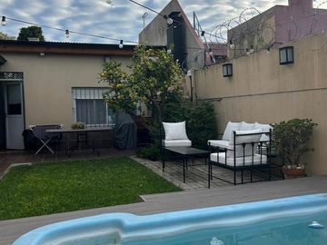 Casa 4 ambientes con pileta en venta - Ezpeleta Este