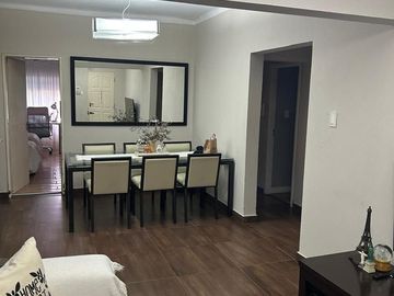 Casa 4 ambientes con pileta en venta - Ezpeleta Este
