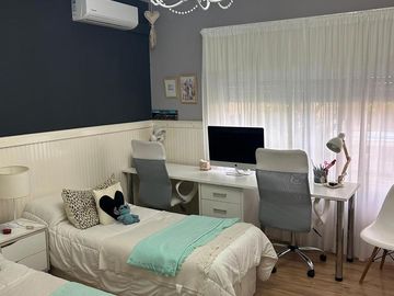 Casa 4 ambientes con pileta en venta - Ezpeleta Este