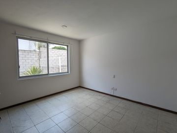 CASA EN VENTA EN FRACCTO. EL SAUCEDAL ATRAS DE PASEO DESTINO AV. DE LAS TORRES