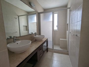 CASA EN VENTA EN FRACCTO. EL SAUCEDAL ATRAS DE PASEO DESTINO AV. DE LAS TORRES