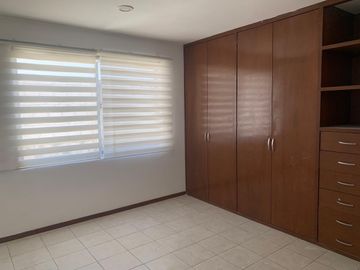 CASA EN VENTA EN FRACCTO. EL SAUCEDAL ATRAS DE PASEO DESTINO AV. DE LAS TORRES