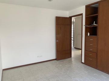 CASA EN VENTA EN FRACCTO. EL SAUCEDAL ATRAS DE PASEO DESTINO AV. DE LAS TORRES