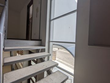 CASA EN VENTA EN FRACCTO. EL SAUCEDAL ATRAS DE PASEO DESTINO AV. DE LAS TORRES