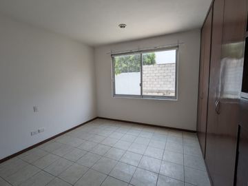 CASA EN VENTA EN FRACCTO. EL SAUCEDAL ATRAS DE PASEO DESTINO AV. DE LAS TORRES